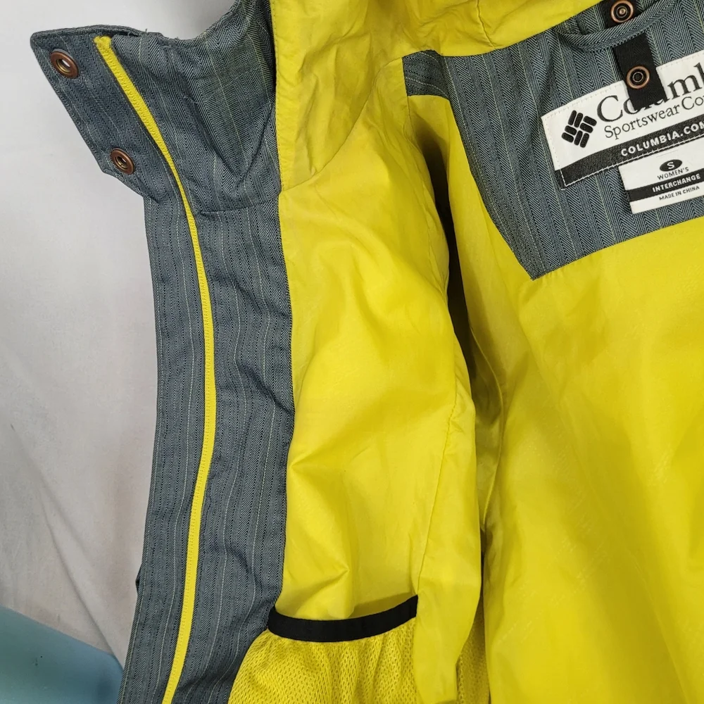 Columbia Gray Yellow Striped Ski Snowboard Coat Size Small In Women's